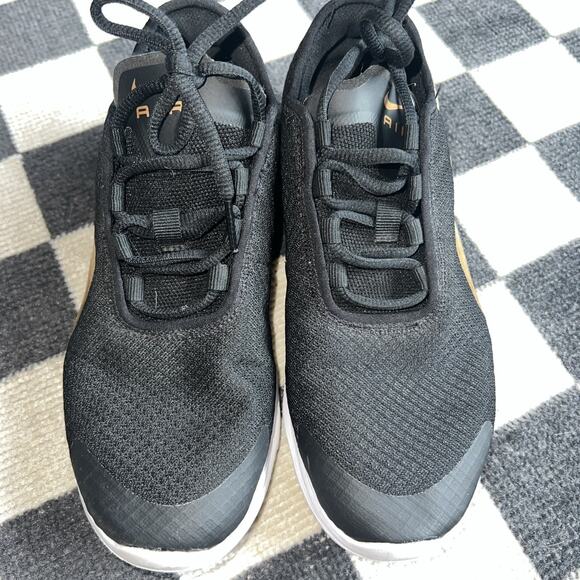 Nike AQ2743 012 Air Max Motion Black Gold Kids 5.5Y‎ Athletic Running Sneakers - Picture 2 of 9